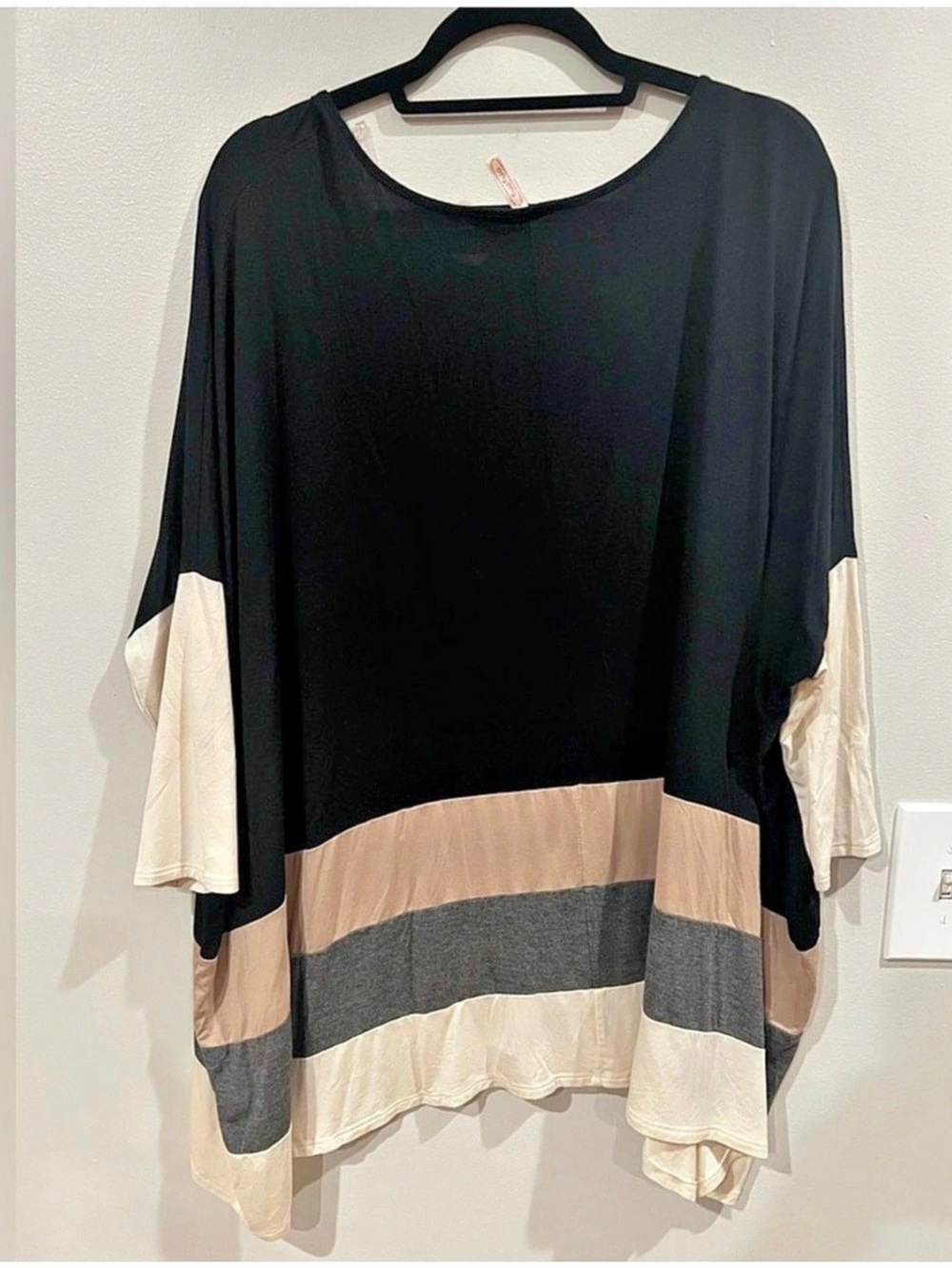Color Block Tunic Black & Gray Size Medium